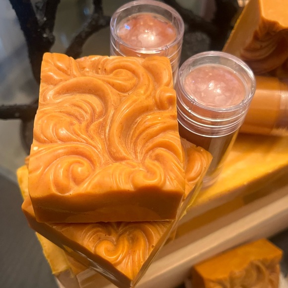 Turmeric Goat Milk Soap Lemongrass scent - Picture 2 of 3